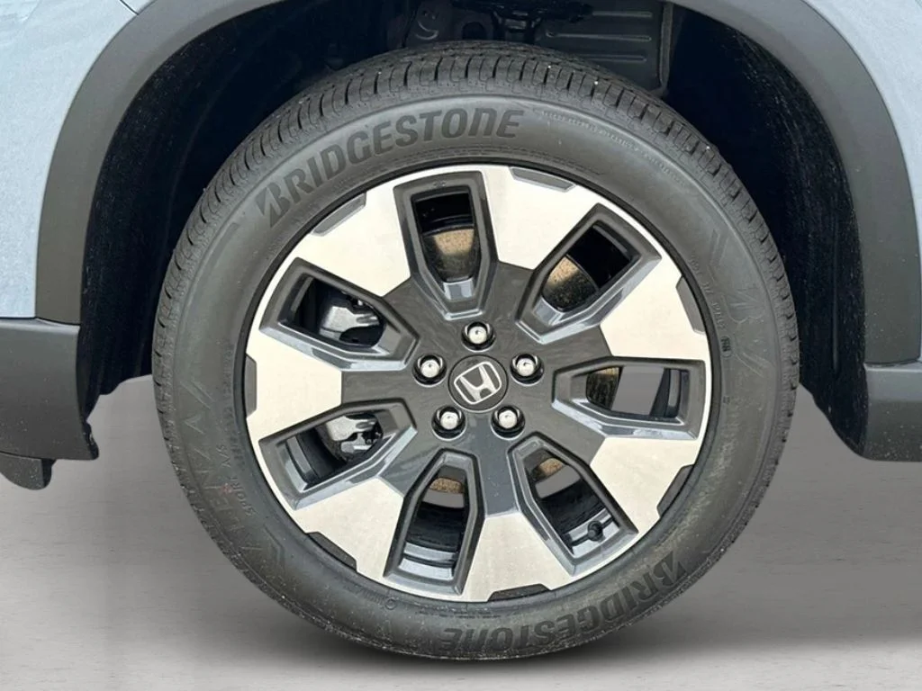 New 2026 Sonic Gray Pearl Honda Touring image 10