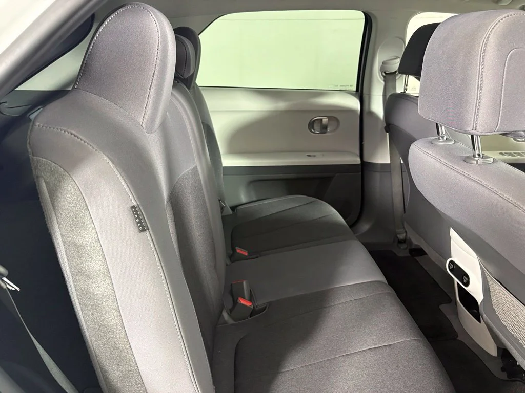 Used 2024 White Hyundai SEL image 17