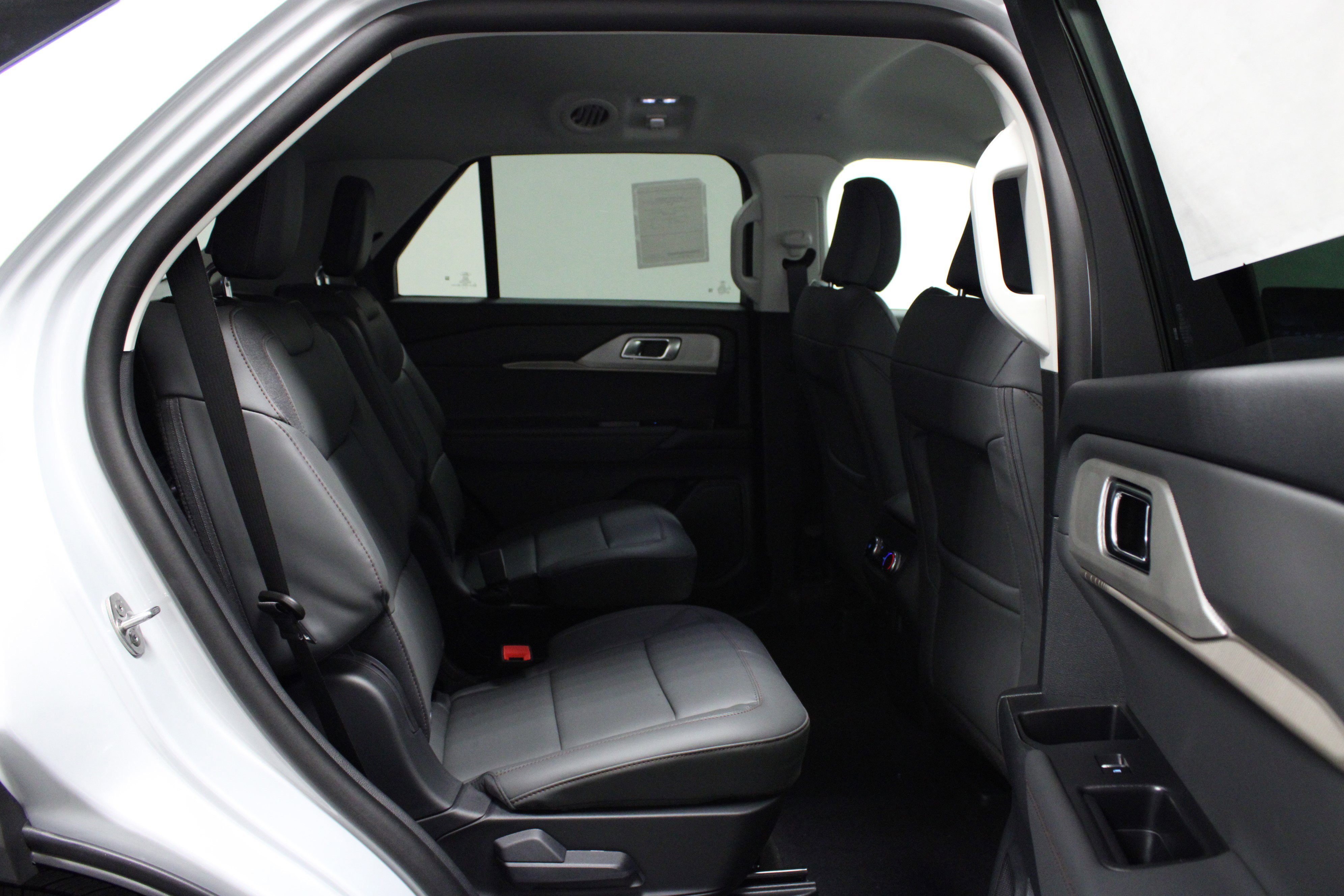 New 2026 Space White Metallic Ford Active image 16