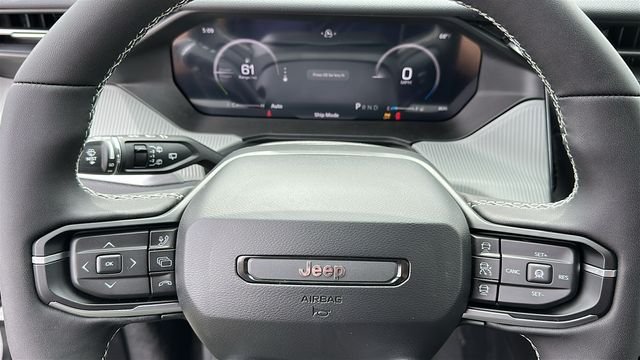 New 2026 Bright White Clear-Coat Exterior Paint Jeep Limited image 11