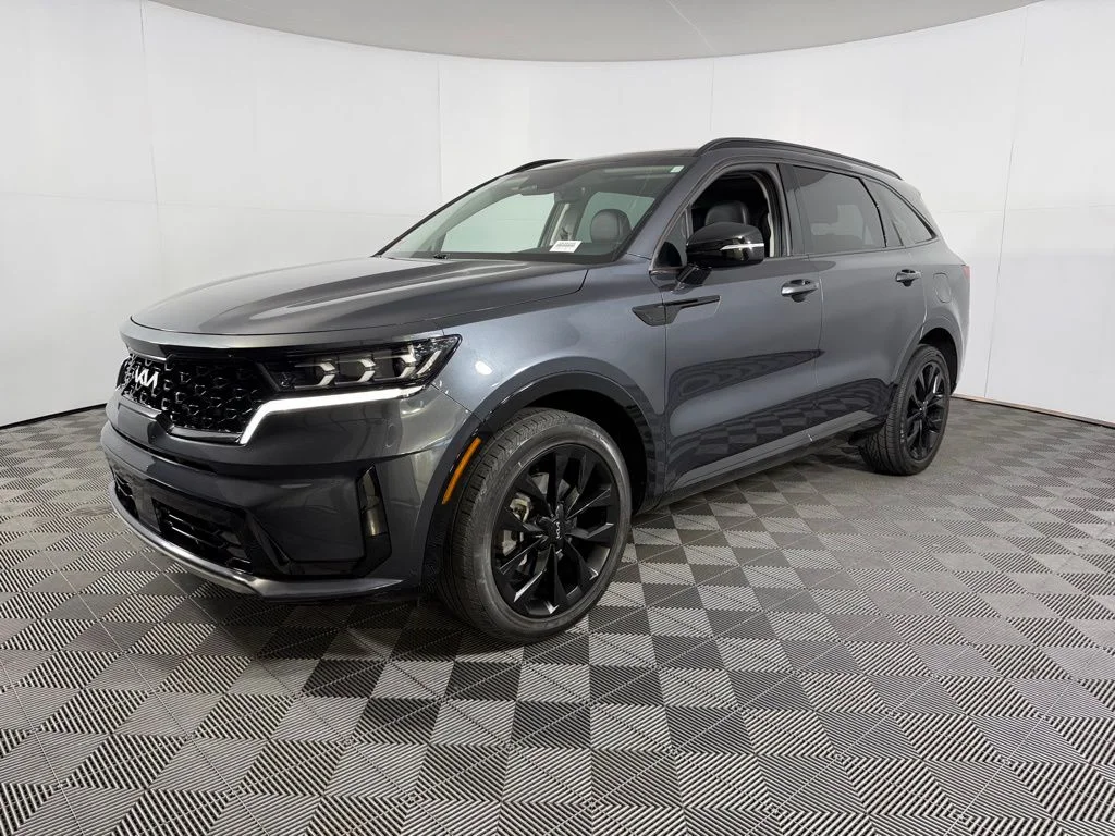 Certified Used 2023 Gray Kia SX image 4
