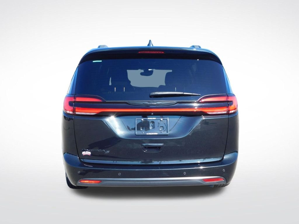 Used 2021 Black Chrysler Touring image 4