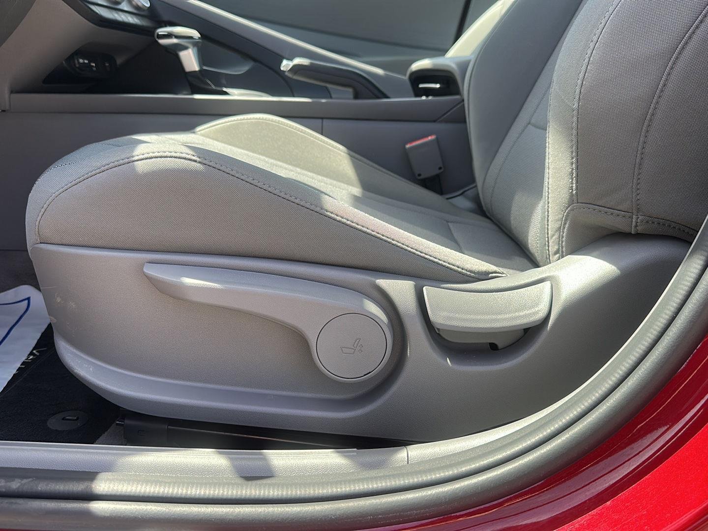 Used 2025 Ultimate Red Hyundai SE image 11