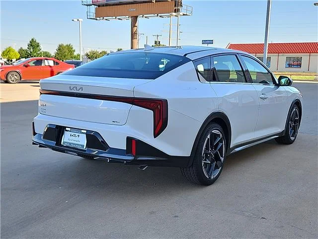 New 2026 Snow White KIA GT-Line (IVT) image 3
