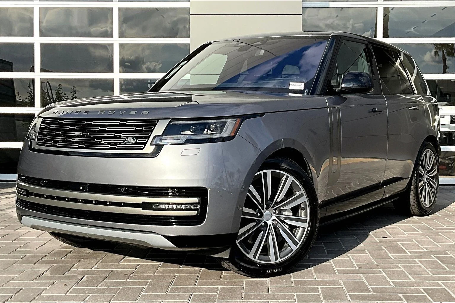 2023 Land Rover Range Rover 4.4 SE SWB's photo