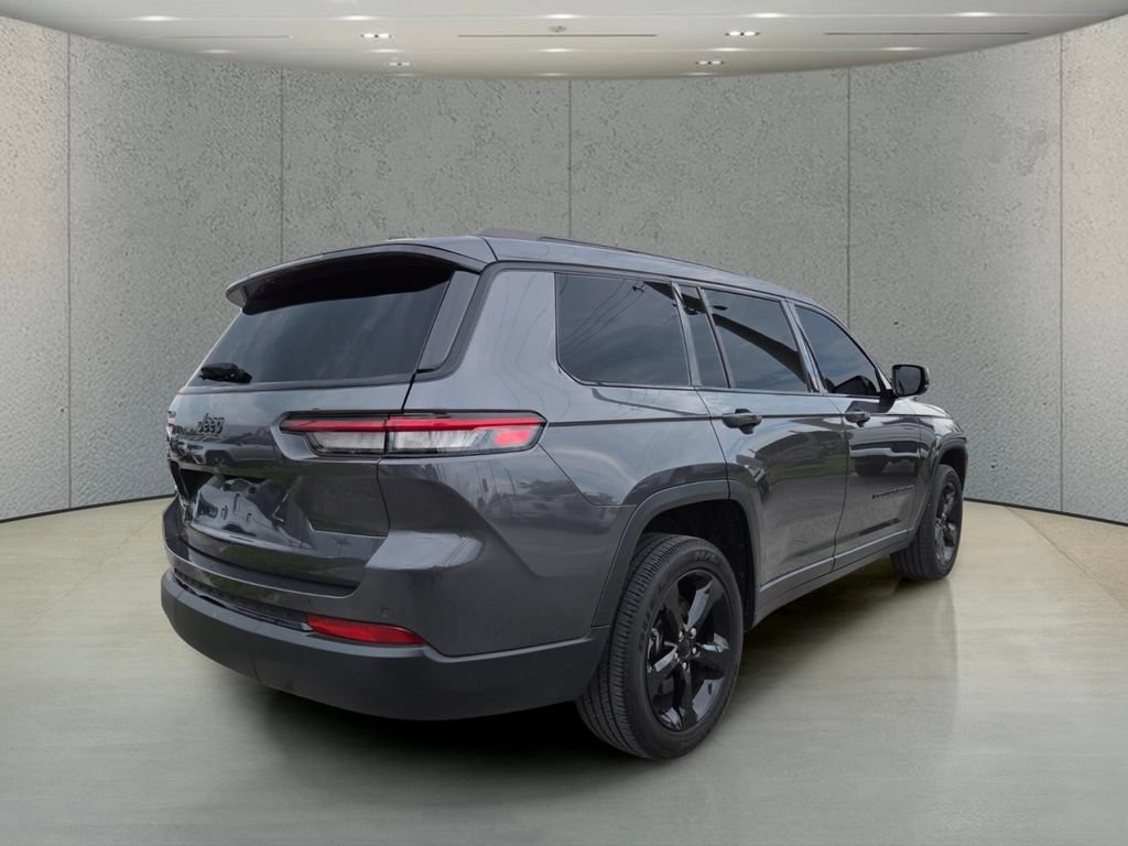 Used 2023 Baltic Gray Metallic Clearcoat Jeep Altitude image 4
