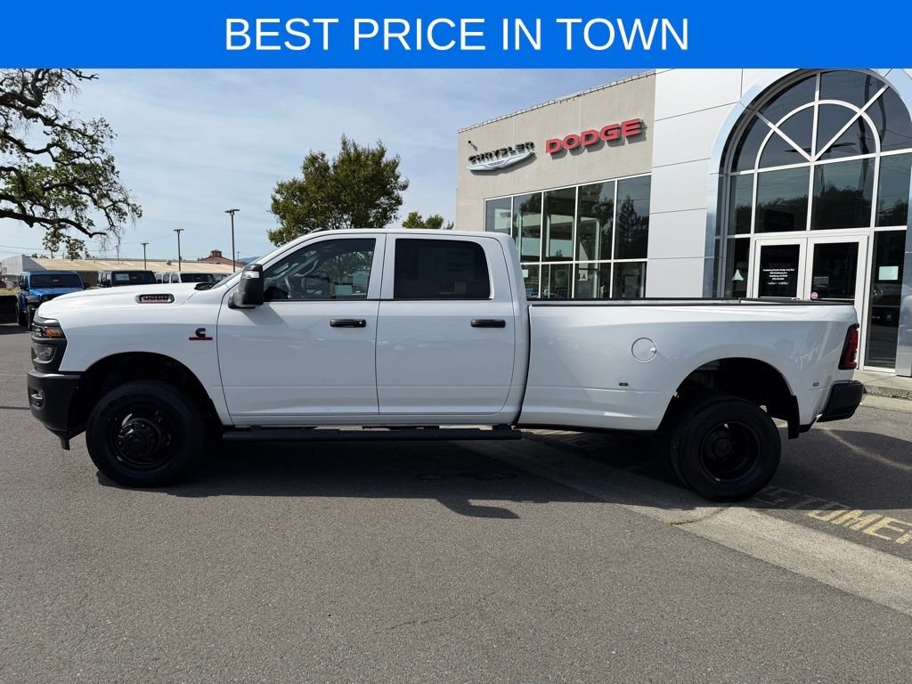 New 2026 Bright White Clear-Coat Exterior Paint RAM Tradesman image 2