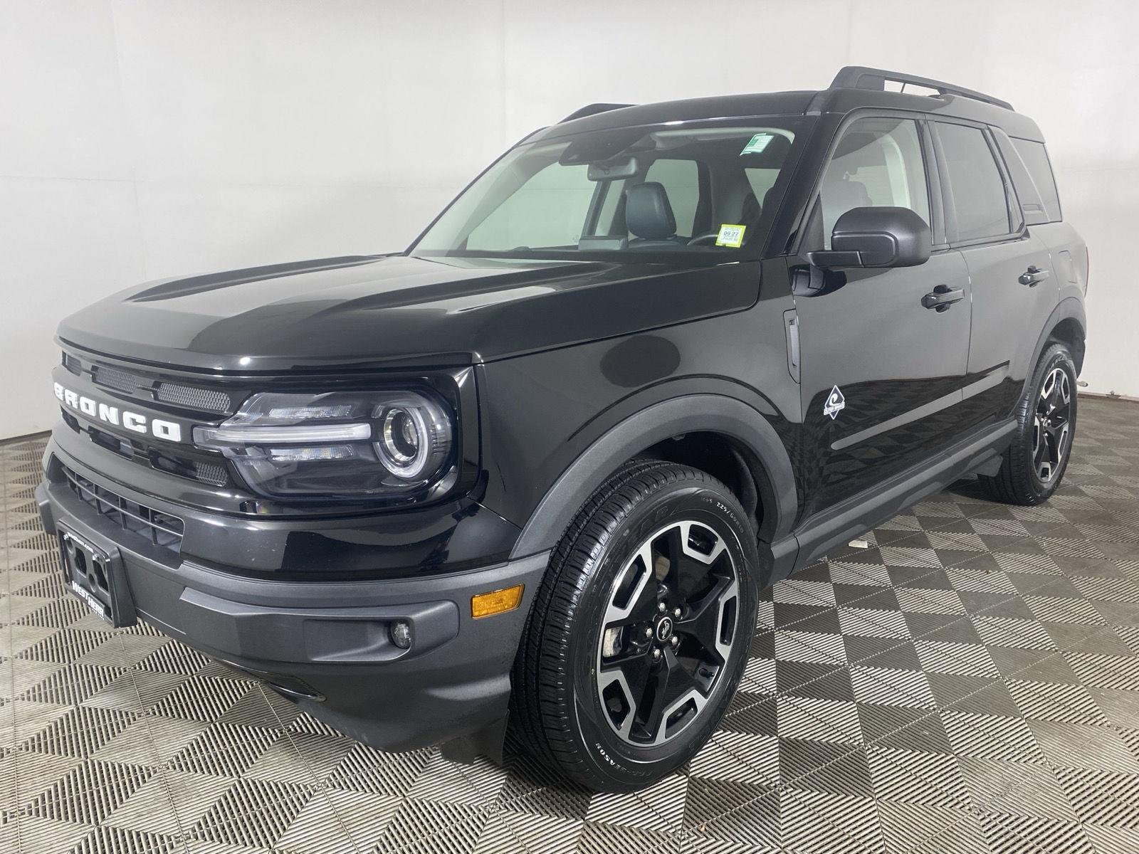 Used 2021 Shadow Black Ford Outer Banks image 3