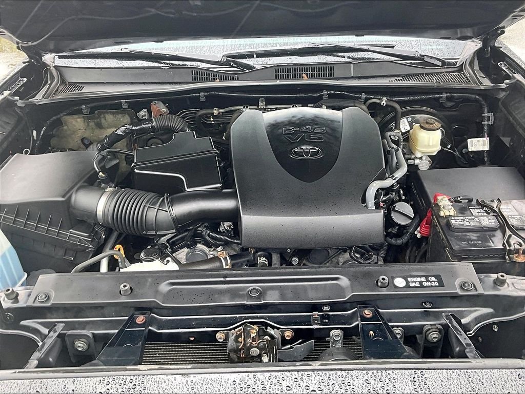 Used 2019 Black Toyota SR5 image 29