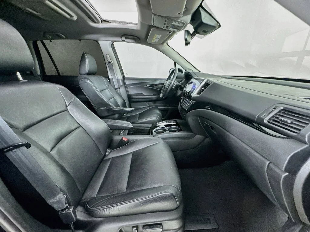 Certified Used 2017 Crystal Black Pearl Honda Touring image 39