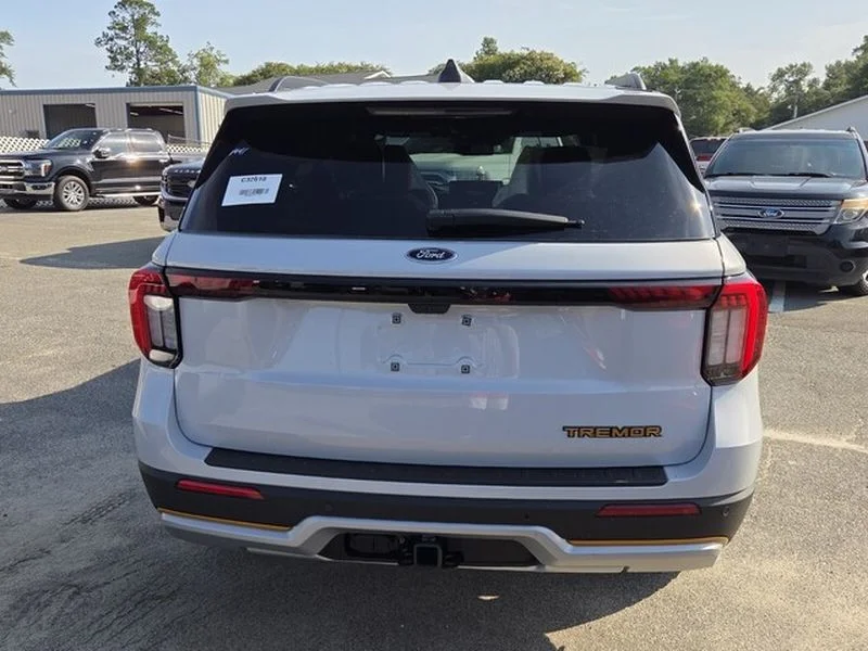 New 2026 Space White Metallic Ford Tremor® image 11
