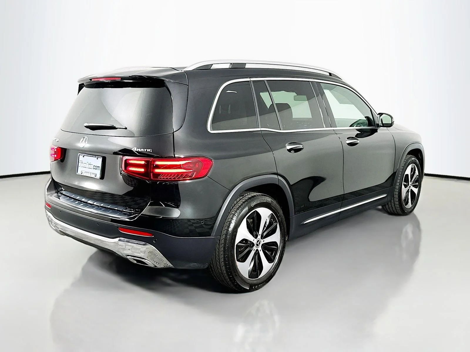 Used 2025 Black Mercedes-Benz GLB 250 image 7