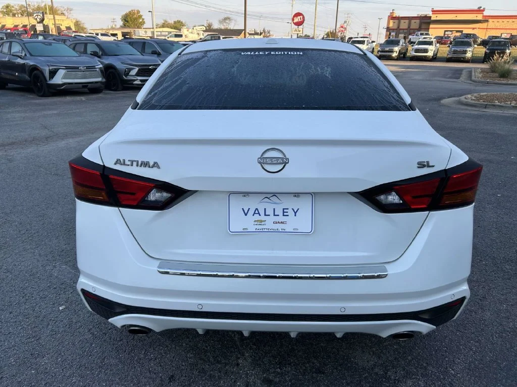 Used 2023 White Nissan 2.5 SL image 5