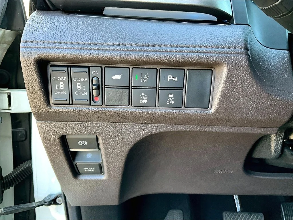 Used 2019  Honda Elite image 17