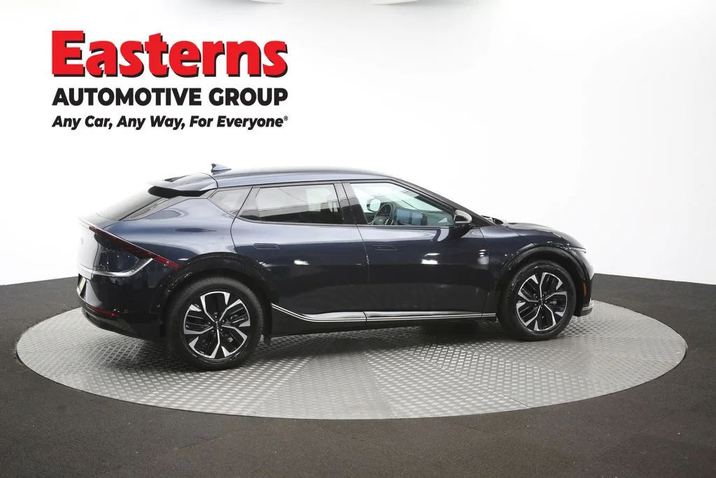Used 2023 Blue Kia Wind image 46