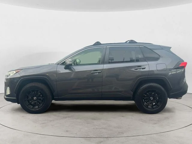Used 2019 Gray Toyota XLE Premium image 2
