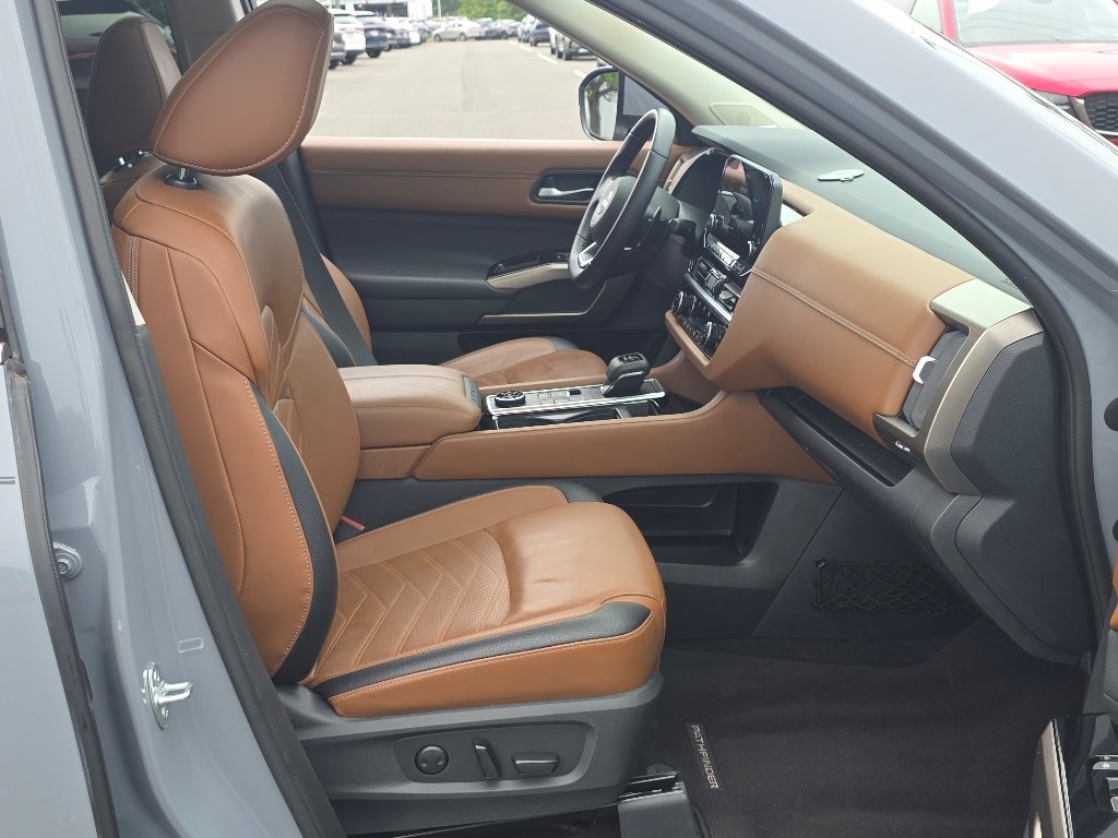 Used 2023 Boulder Gray Pearl Nissan Platinum image 22