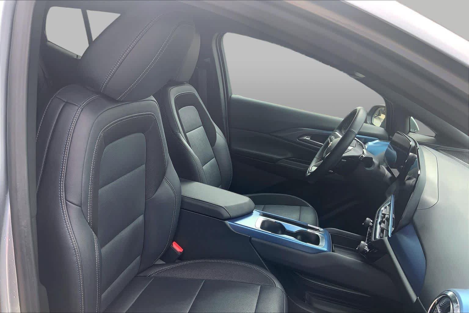Used 2025 Sterling Gray Metallic Chevrolet LT2 w/PDE image 8