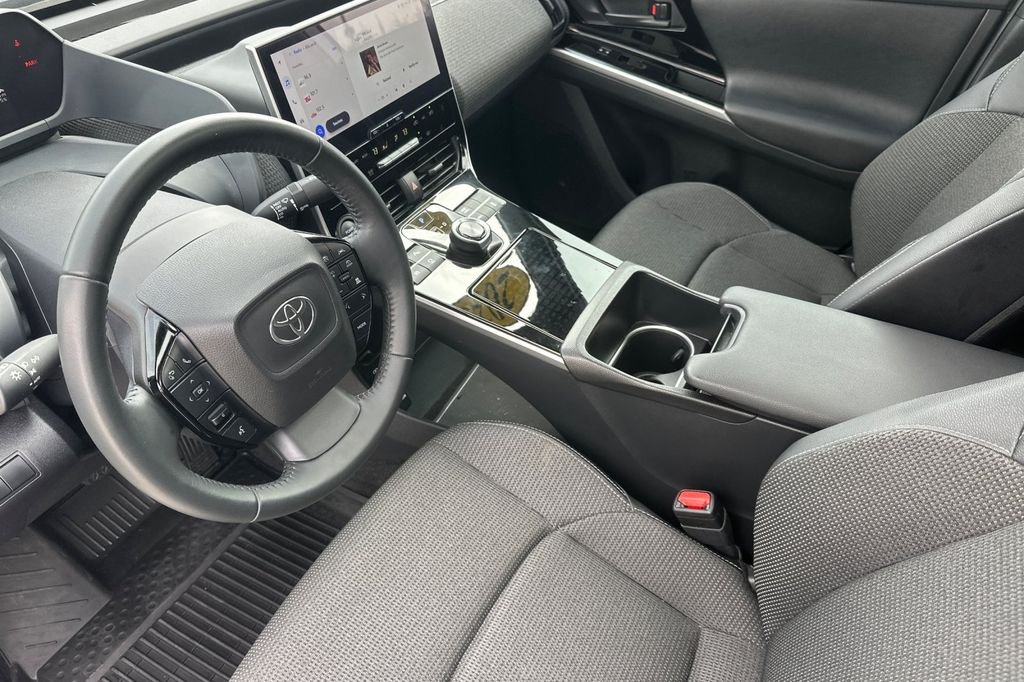 Used 2023 Beige Toyota XLE image 10