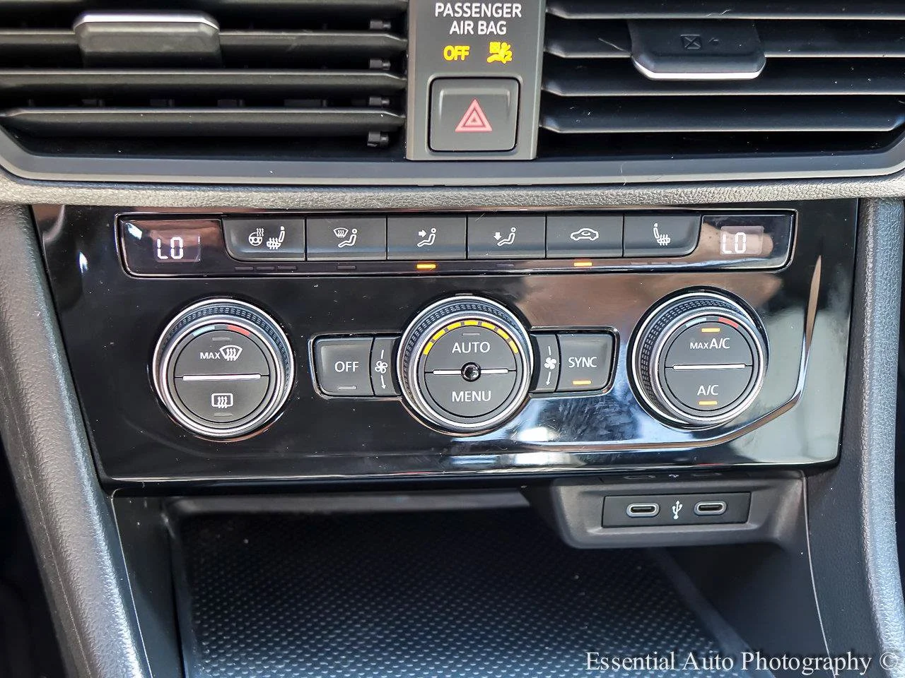 Used 2020 Deep Black Pearl Volkswagen R-Line image 15