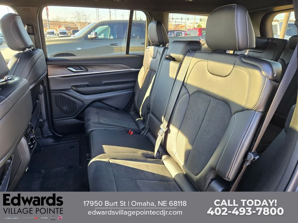 New 2026 Baltic Gray Metallic Clear-Coat Exterior Paint Jeep Altitude image 27