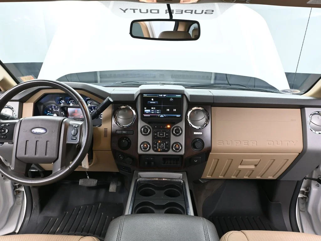 Used 2015 White Ford Lariat image 19