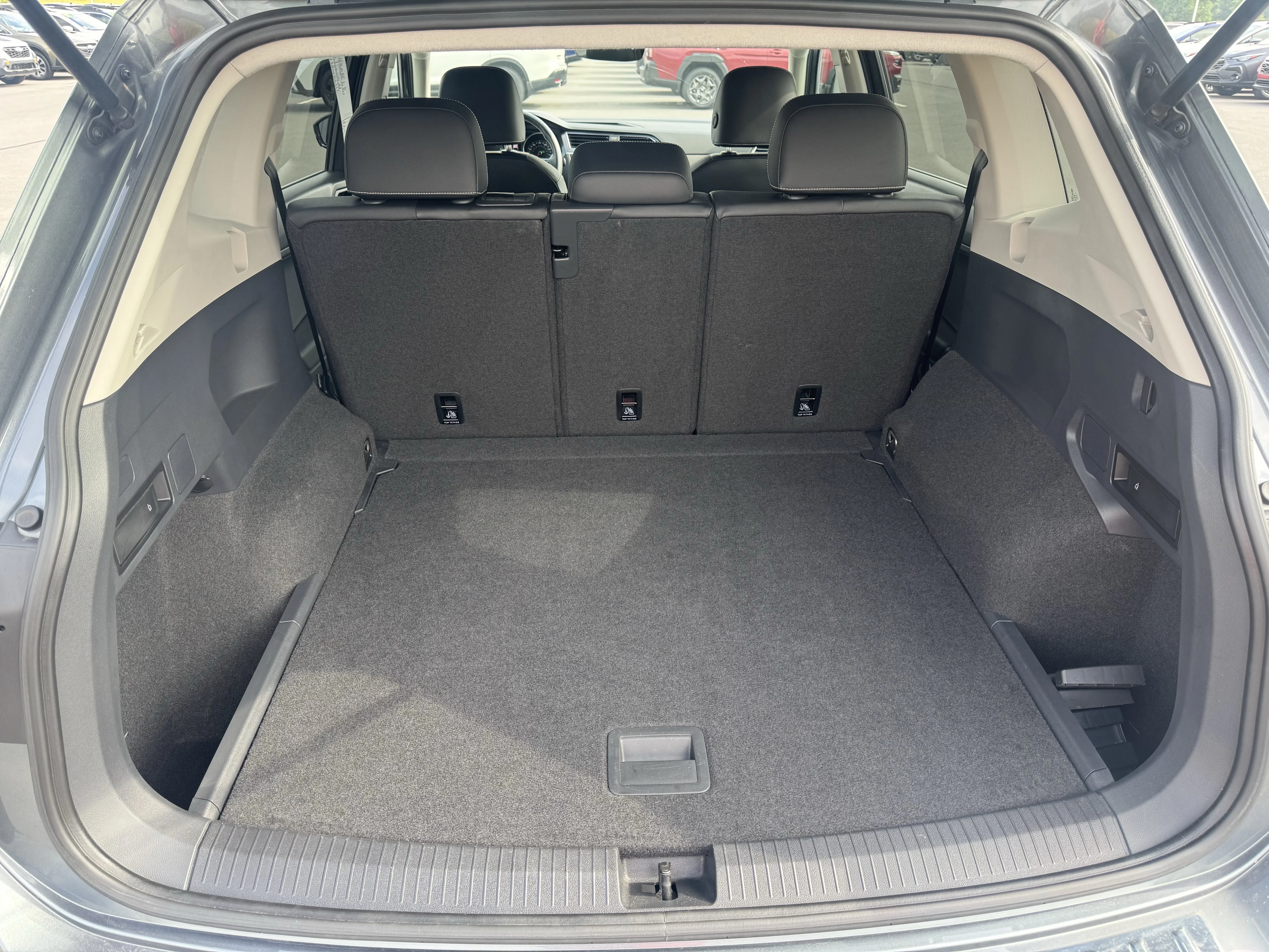 Used 2021 Platinum Gray Metallic Volkswagen SE image 5