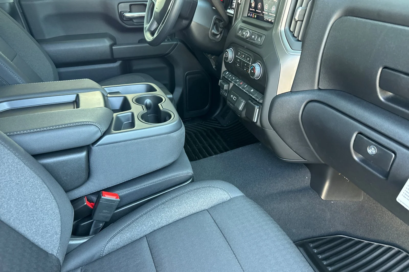 2026 Chevrolet Silverado 2500 HD Custom view 14