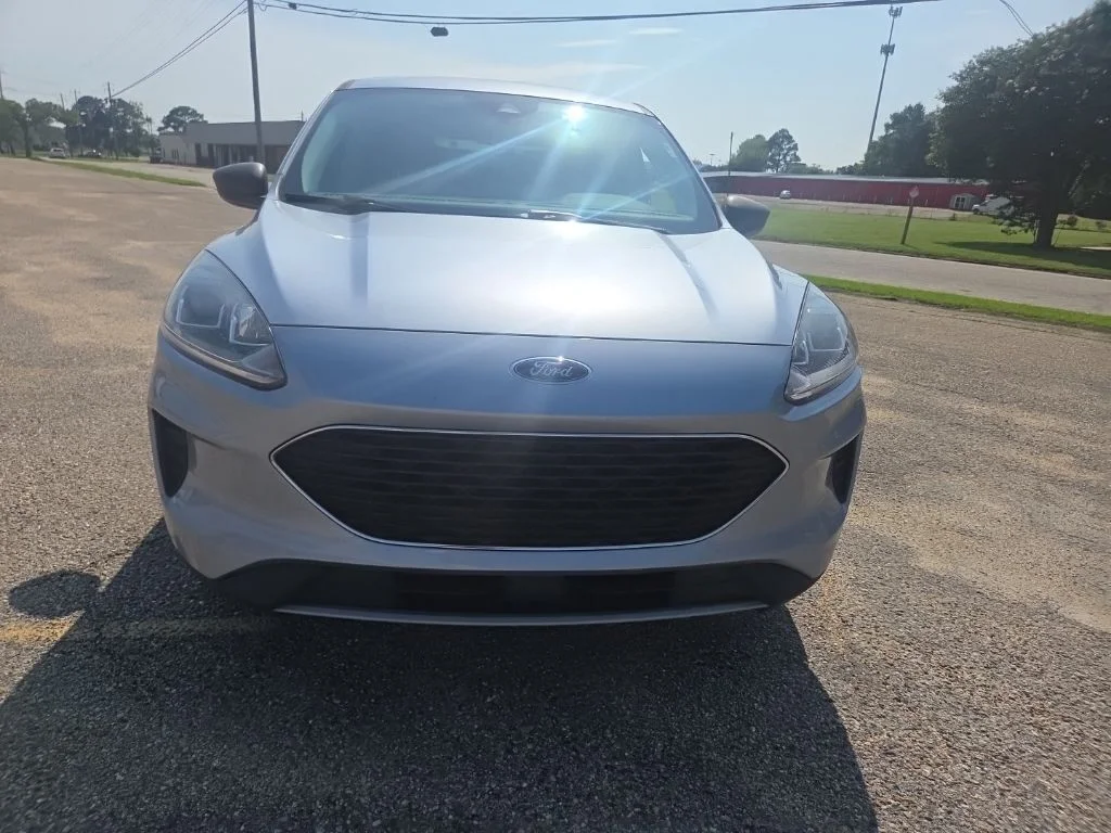 Used 2022 Blue Silver Metallic Ford SE image 2