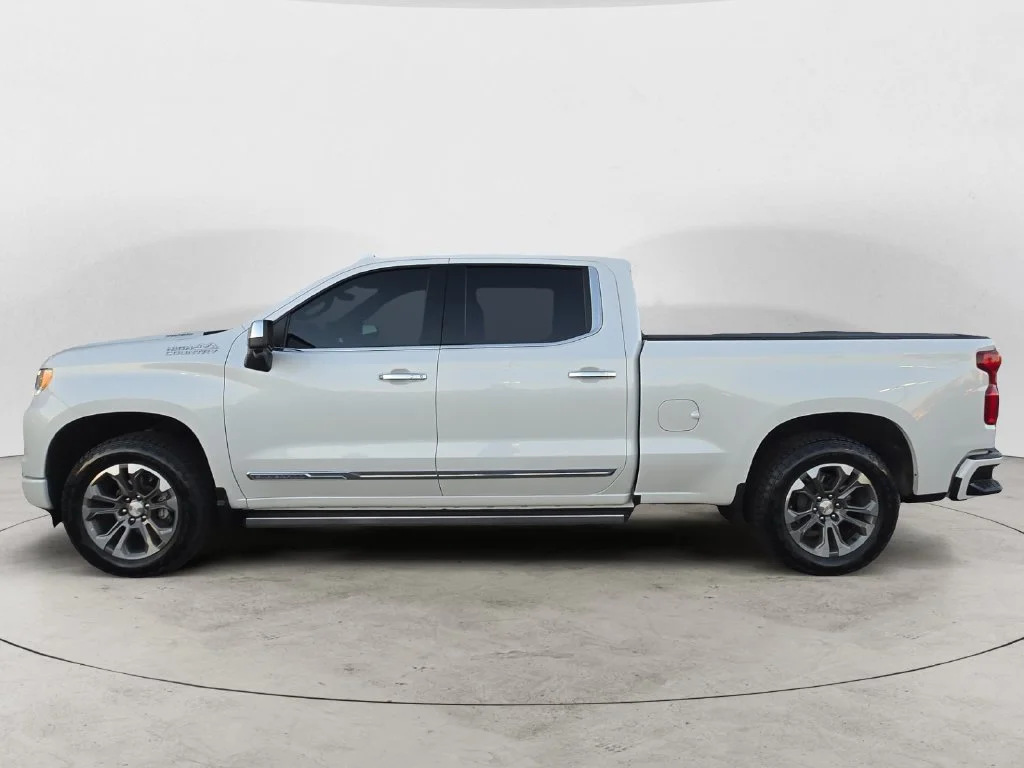 Used 2025 Beige Chevrolet High Country image 12