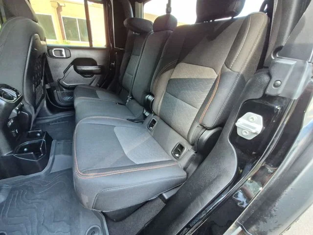 Used 2021 Black Jeep Mojave image 28