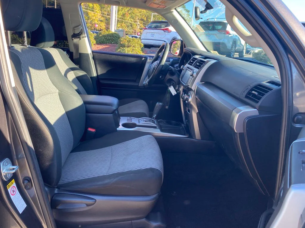 Used 2016 Gray Toyota SR5 image 16