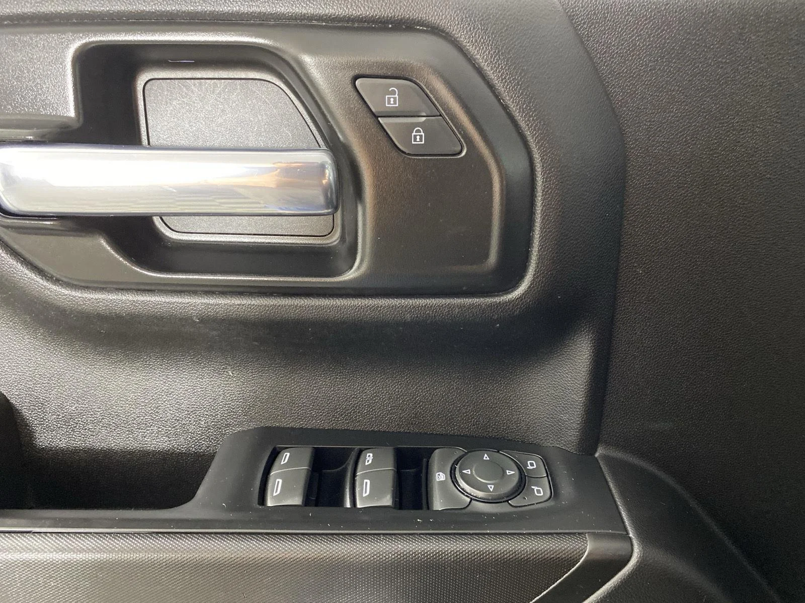 Used 2022 Black Chevrolet Custom image 20