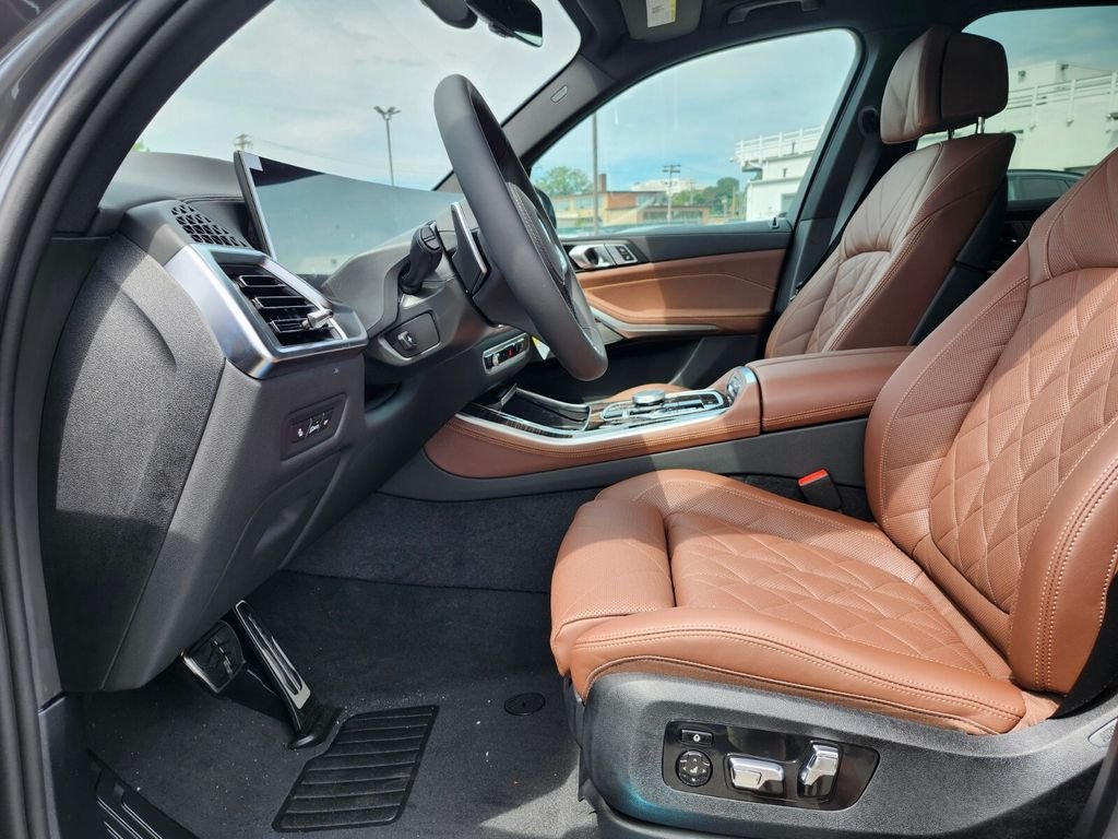 New 2026 Gray BMW xDrive40i image 17