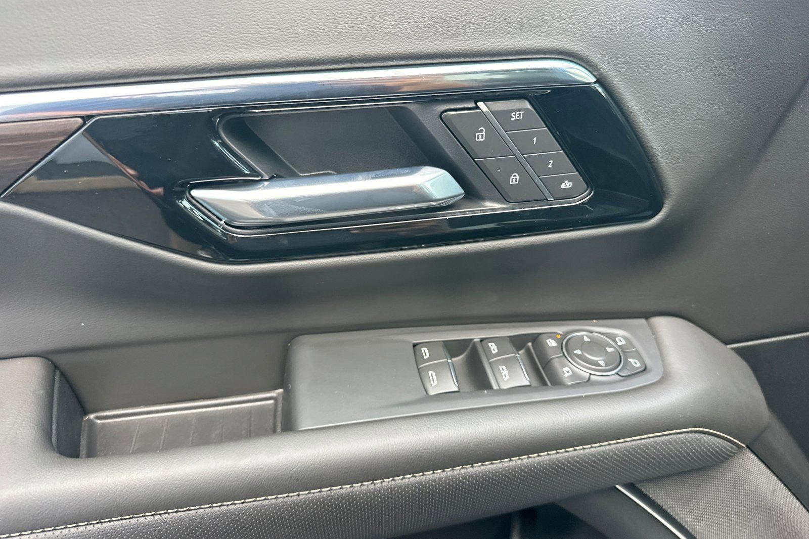 2025 Chevrolet Suburban Premier - Photo 11