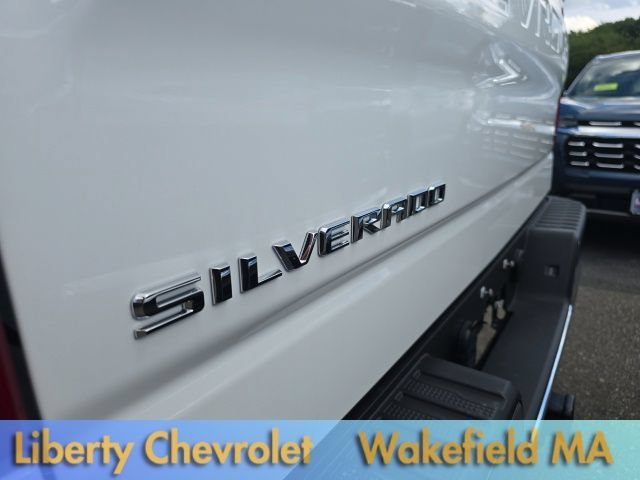New 2026 Summit White Chevrolet LT (2FL) image 9