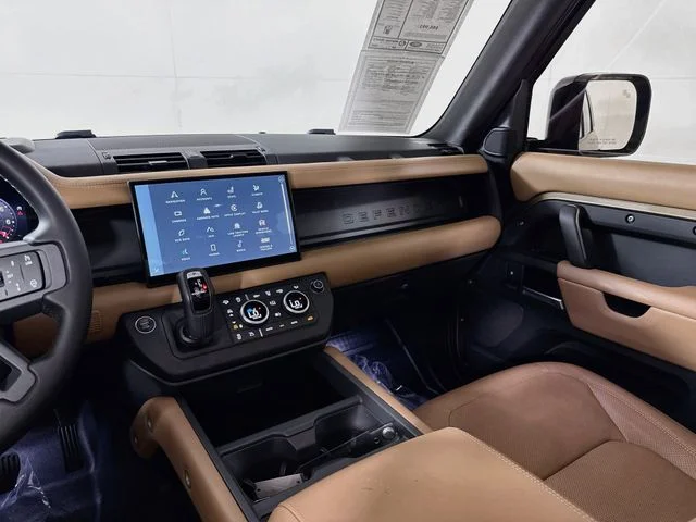 Certified Used 2025 Gray Land Rover X-Dynamic SE image 26