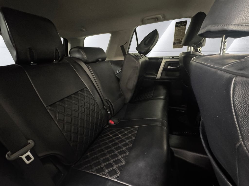 Used 2018 Gray Toyota SR5 image 16