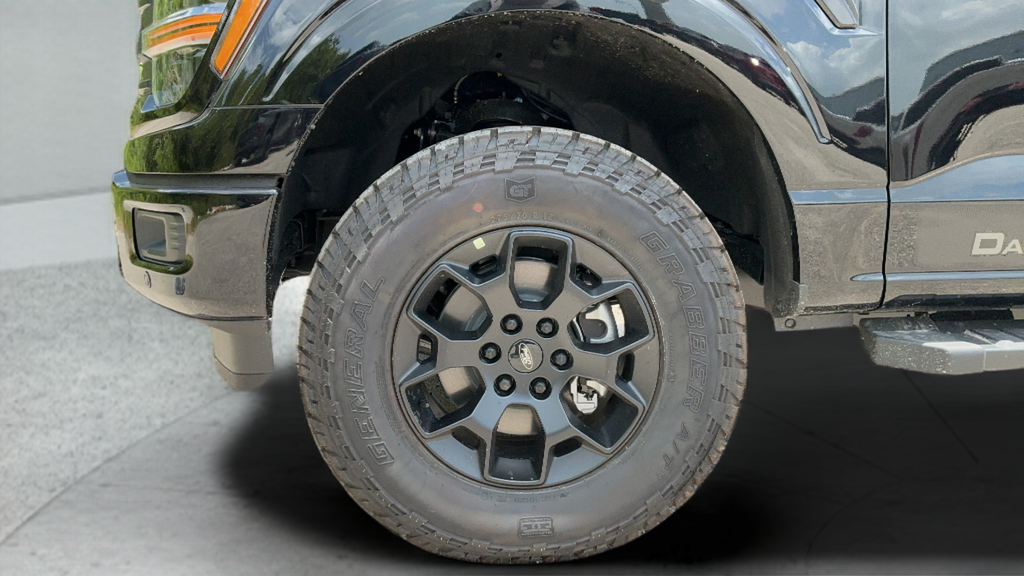 New 2026 Agate Black Metallic Ford XLT image 24
