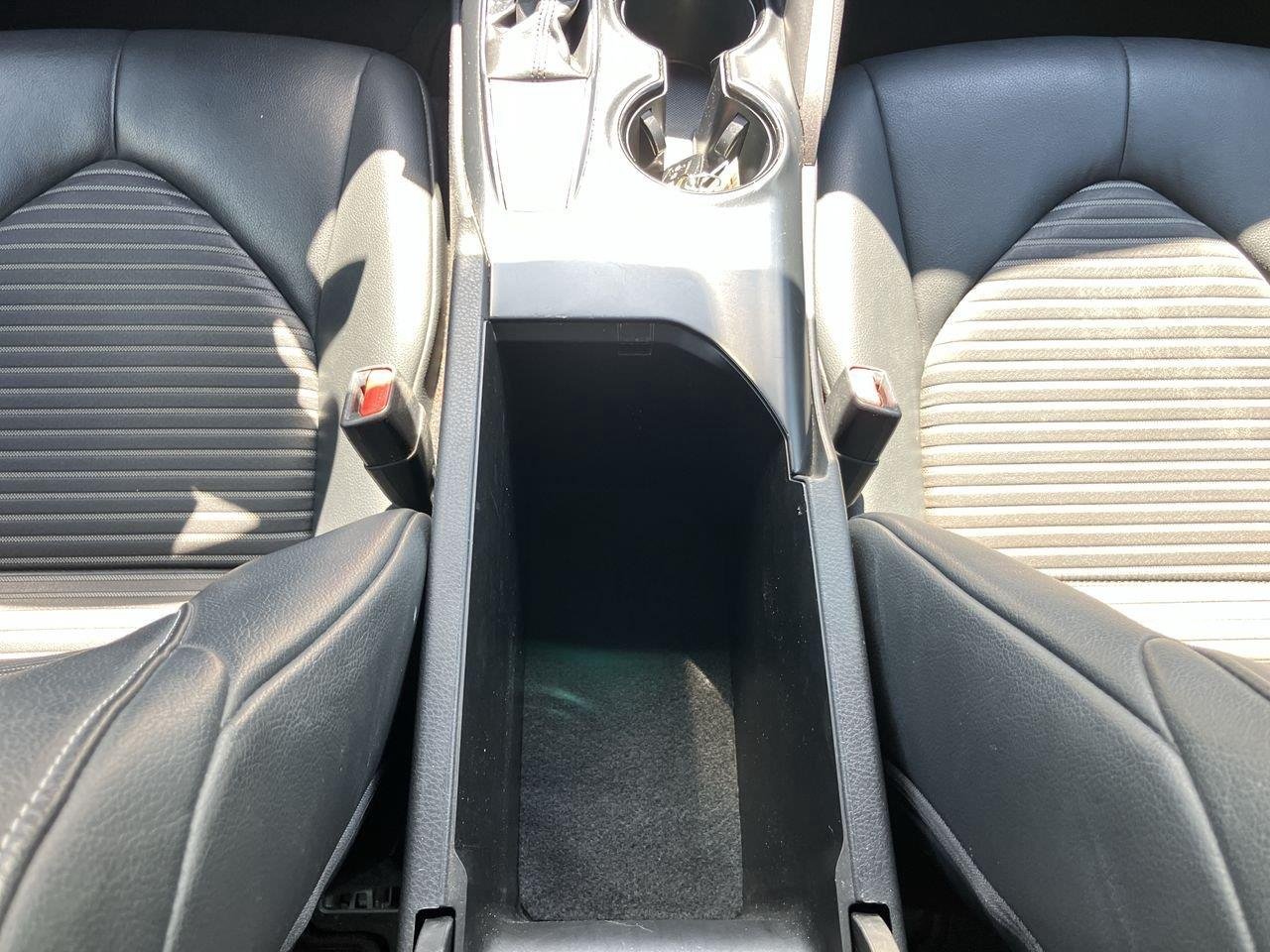 Used 2019 Black (Midnight Black Metallic) Toyota SE image 18