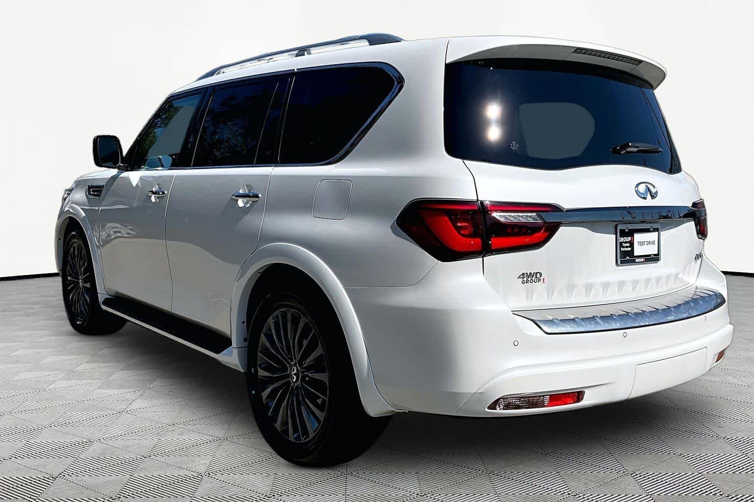 Used 2021 Moonstone White INFINITI PREMIUM SELECT image 11
