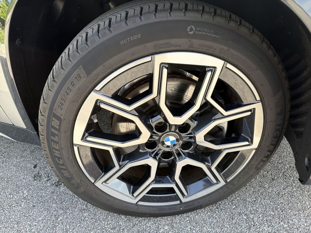 Used 2025 Silver BMW xDrive28i image 19
