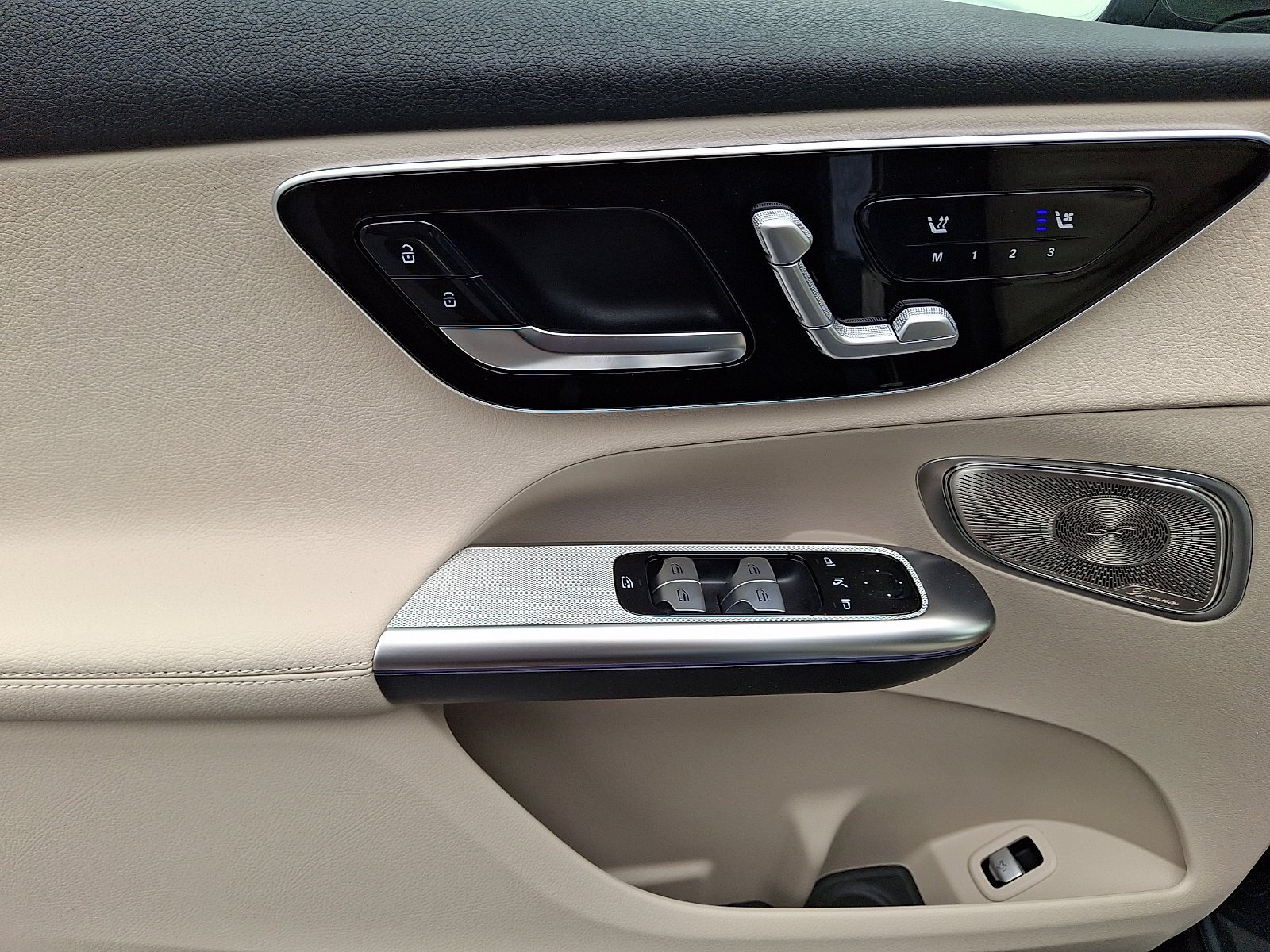 2027 Mercedes-Benz GLC 300 AWD 4MATIC® photo 33