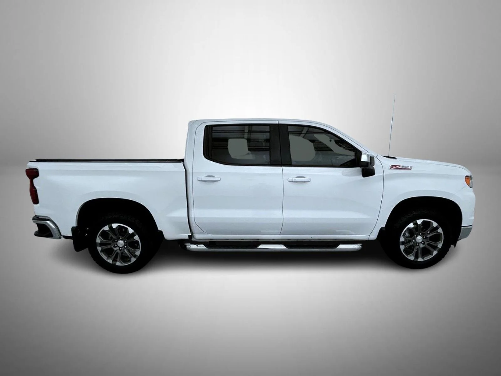 Used 2024 White Chevrolet LT image 4