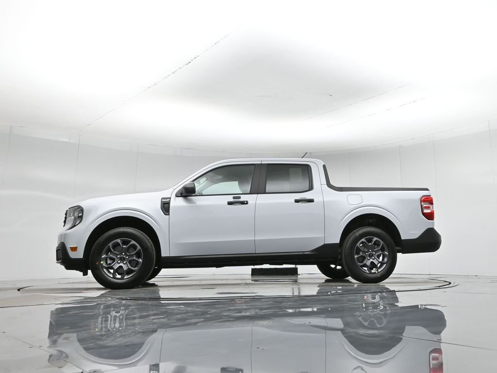 New 2026 Space White Metallic Ford XLT image 7