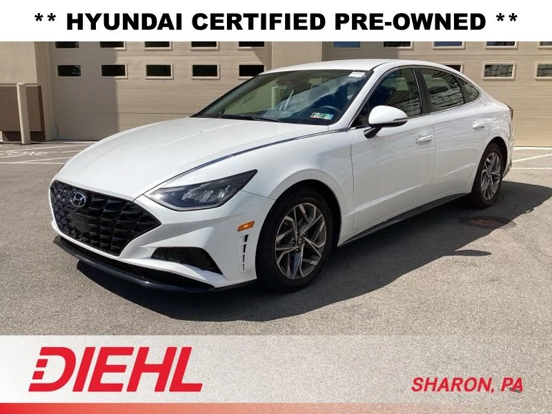 Used 2023 White Hyundai SEL image 3