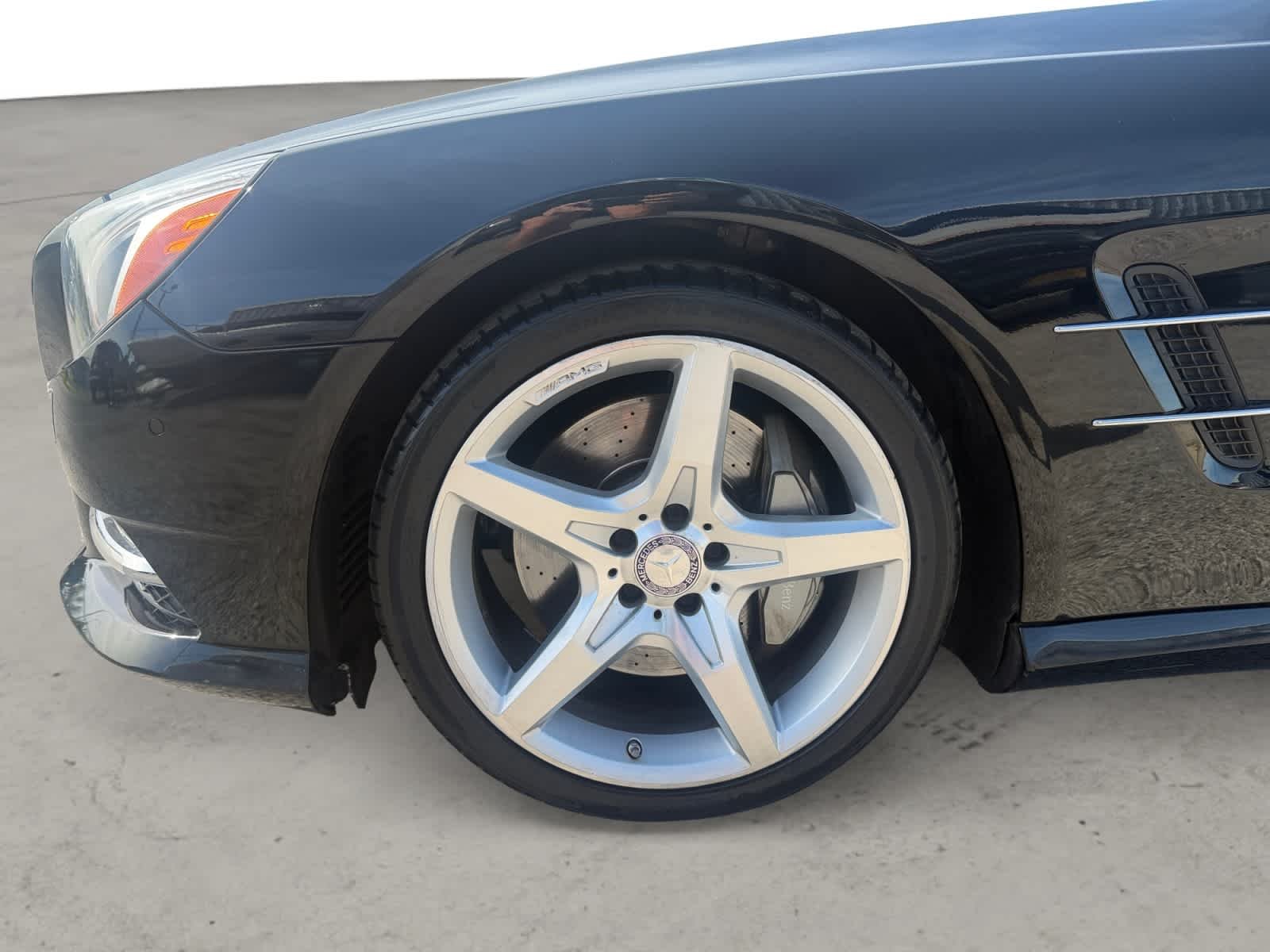 Used 2013 Obsidian Black Metallic Mercedes-Benz SL 550 image 10