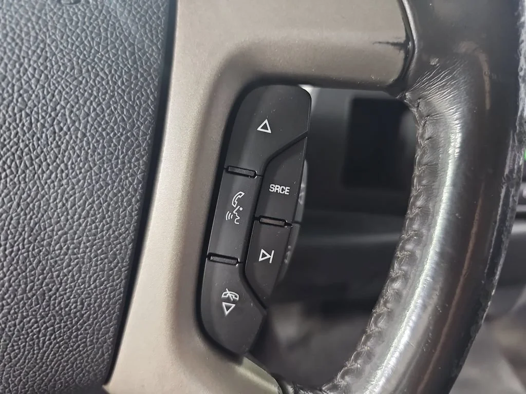 Used 2011 TAUPE GRAY METALLIC Chevrolet LT image 22