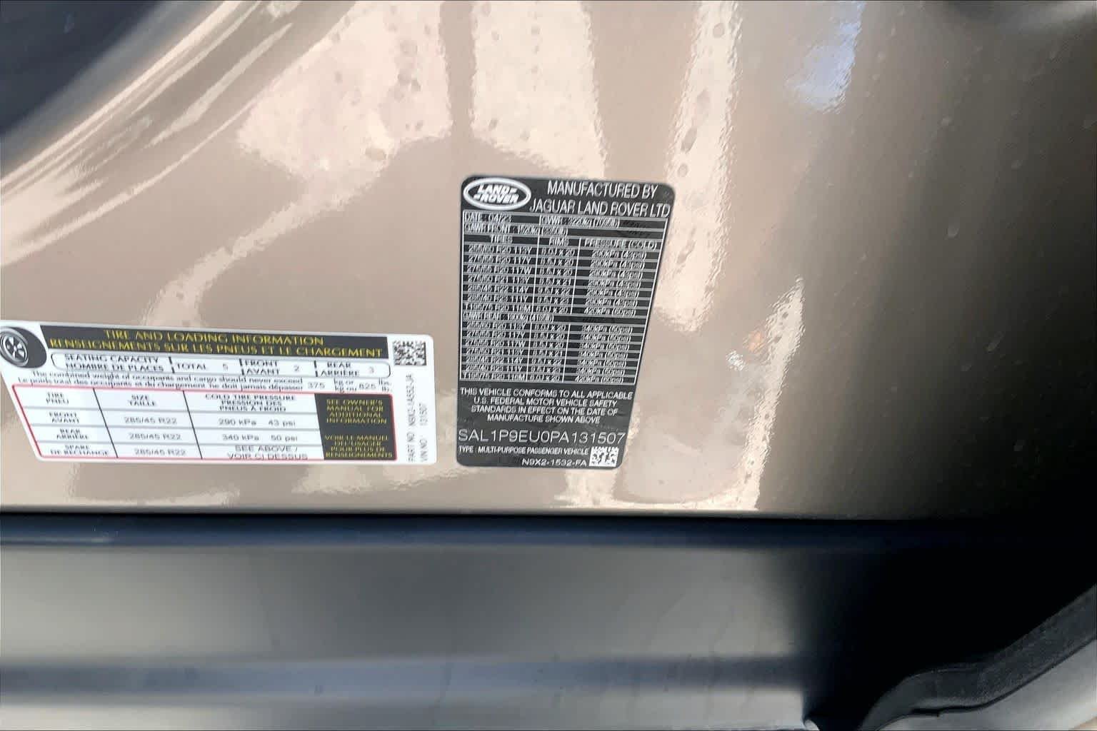 Used 2023 Lantau Bronze Metallic Land Rover SE image 30