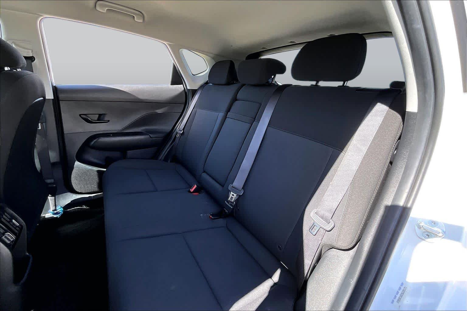 Certified Used 2025 Atlas White Hyundai SEL image 21